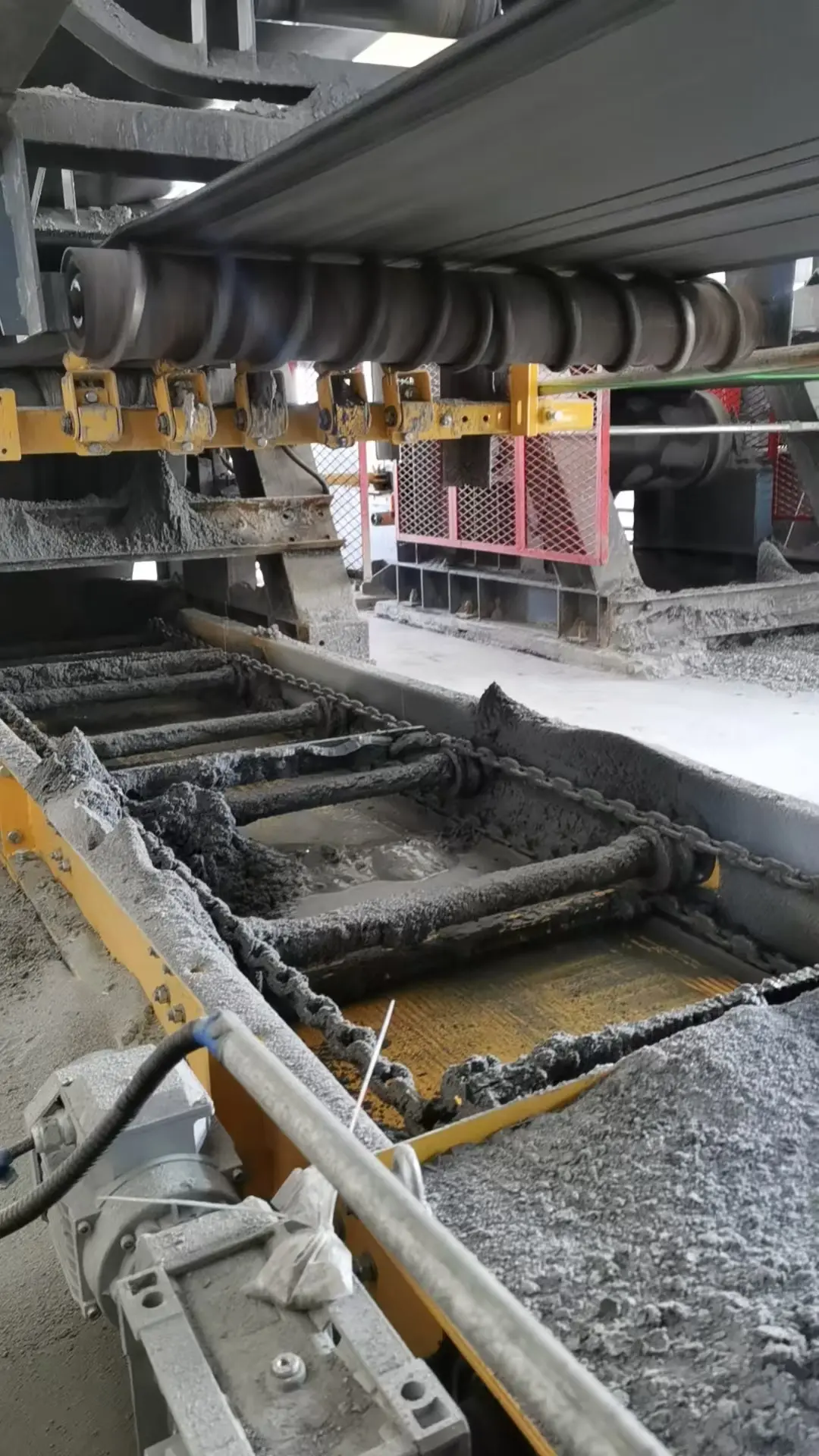 Conveyor Spillage Control: Application and Maintenance of Chain Plate Material Recovery Unit